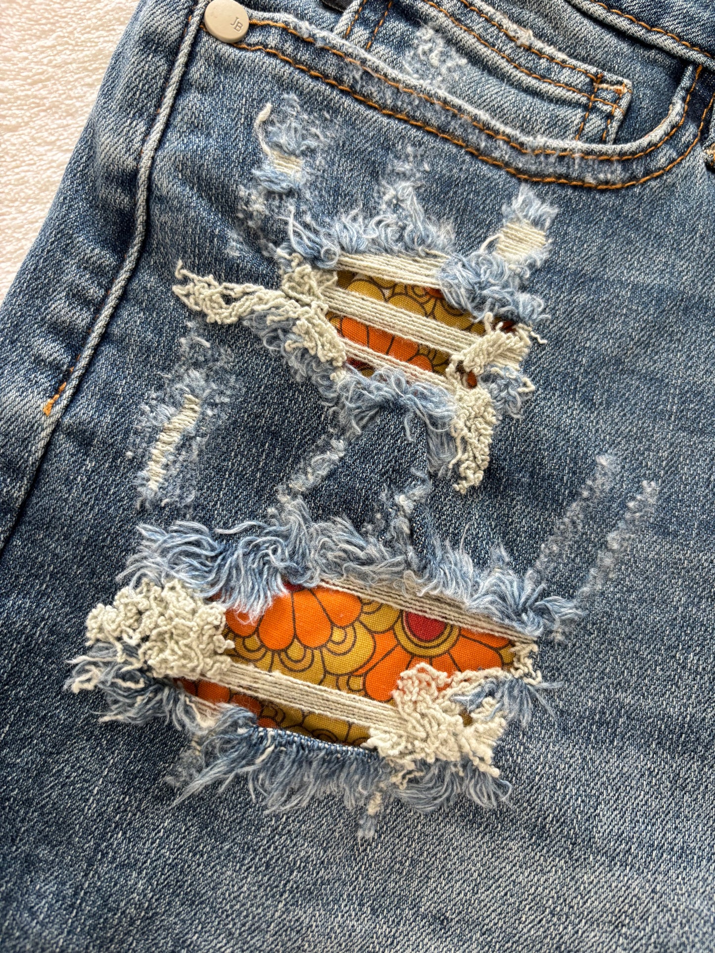 Hi-Waisted Printed Pocket Shorts