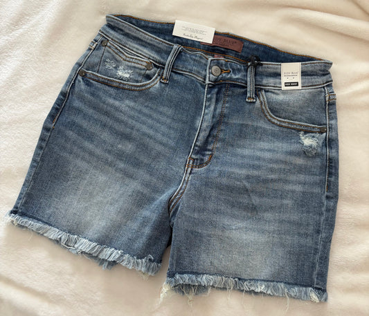 Vintage Wash Shorts w/Fray Hem